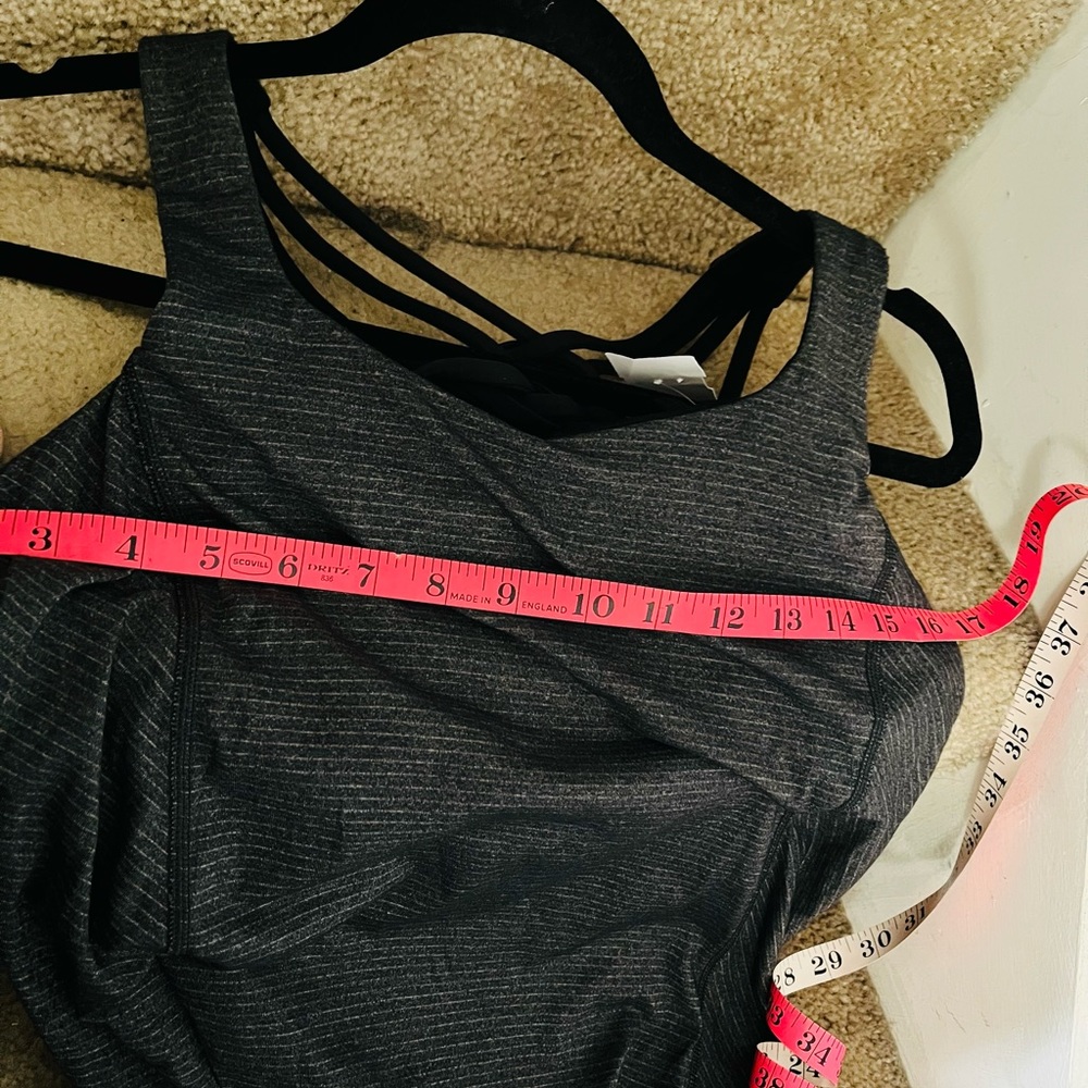 Lulu Lemon Tank Top, perfect for workout no tags, please see pictures